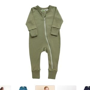 Olive Parade Organics 0-3 month Onsie